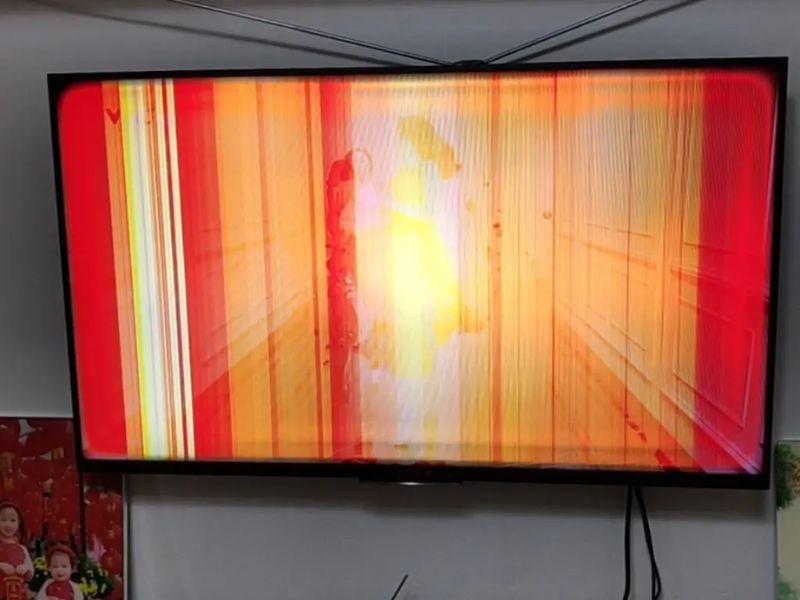Nguyên Nhân Gây Ra Tình Trạng Tivi Bị Sọc Màn Hình