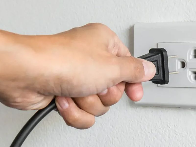 Kiểm tra nguồn điện cấp cho tivi