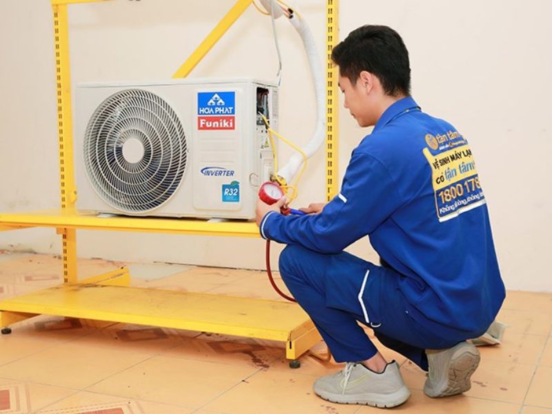 Quy Trình Sửa Máy Lạnh Tại Nhà Của Điện Máy Xanh