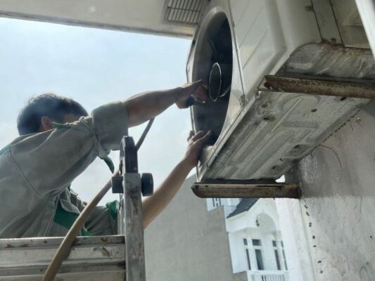 Vệ Sinh Máy Lạnh Huyện Hóc Môn