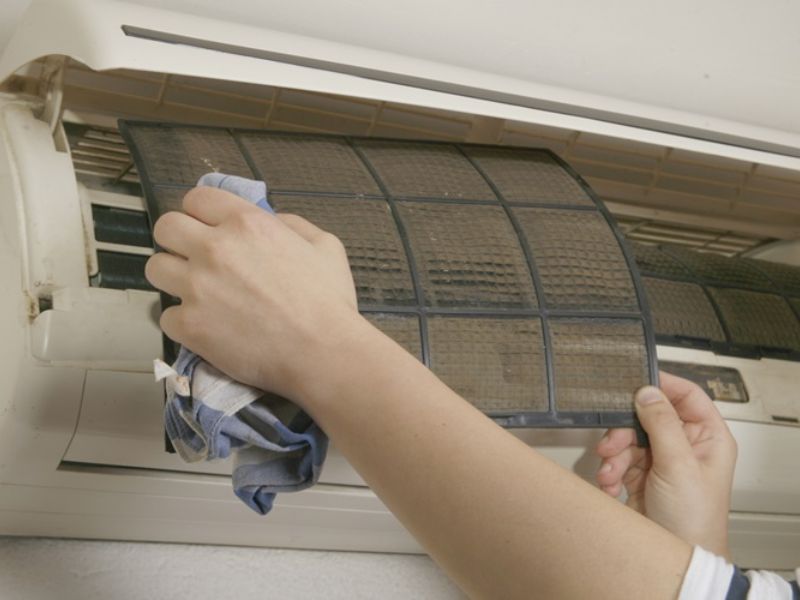Dấu Hiệu Nhận Biết Máy Lạnh Cần Được Vệ Sinh