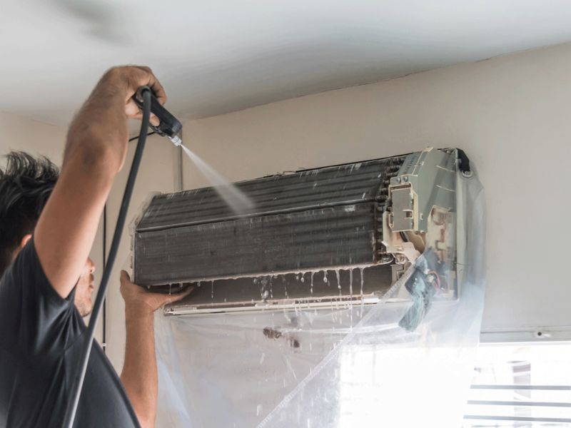 Quy Trình Vệ Sinh Máy Lạnh Tại Điện Máy Xanh