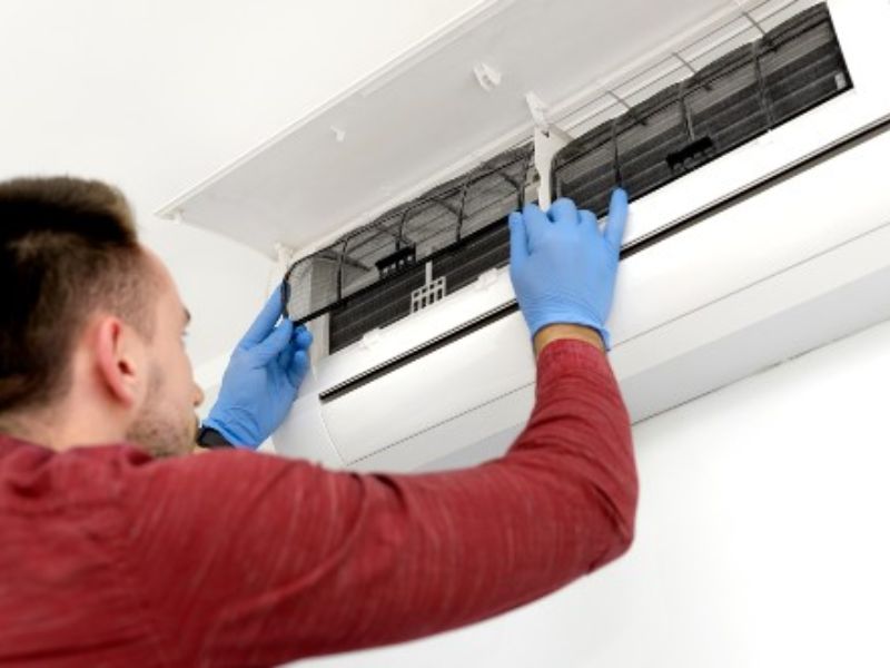 Quy Trình Vệ Sinh Máy Lạnh Tại Sửa Chữa Điện Máy Xanh