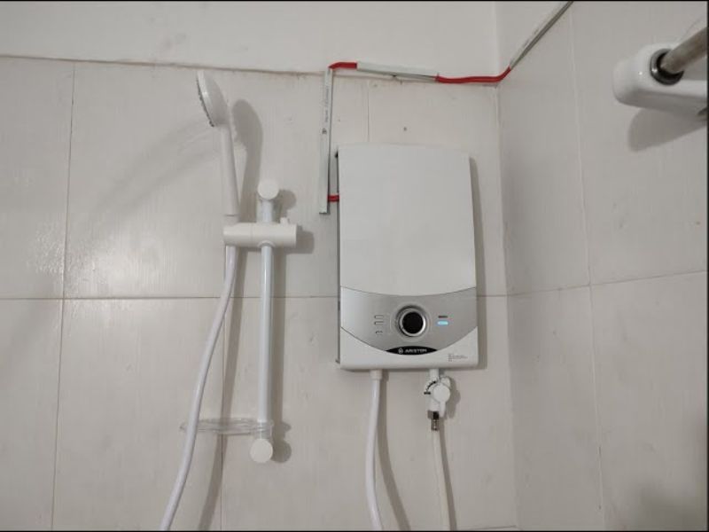 Dịch vụ Sửa Máy Nước Nóng Quận 5 tại Điện Máy Xanh Uy Tín Giá Tốt