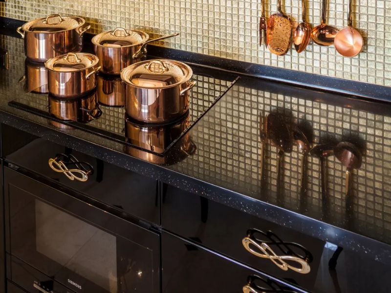 Mặt kính nứt, vỡ, trầy xước nhiều.Lý Do Nên Sử Dụng Dịch Vụ Sửa Bếp Hồng Ngoại Tại Bảo Hành Điện Máy Xanh