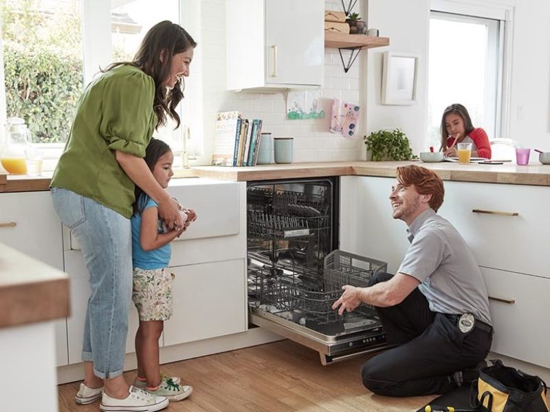 Khi Nào Nên Gọi Ngay Dịch Vụ Sửa Máy Rửa Chén Quận 9