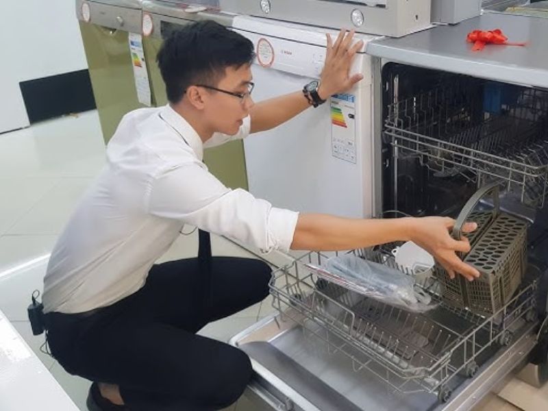 Quy Trình Sửa Máy Rửa Chén Tại Tân Phú