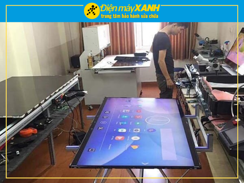 Các Yếu Tố Ảnh Hưởng Đến Chi Phí Sửa Màn Hình Tivi