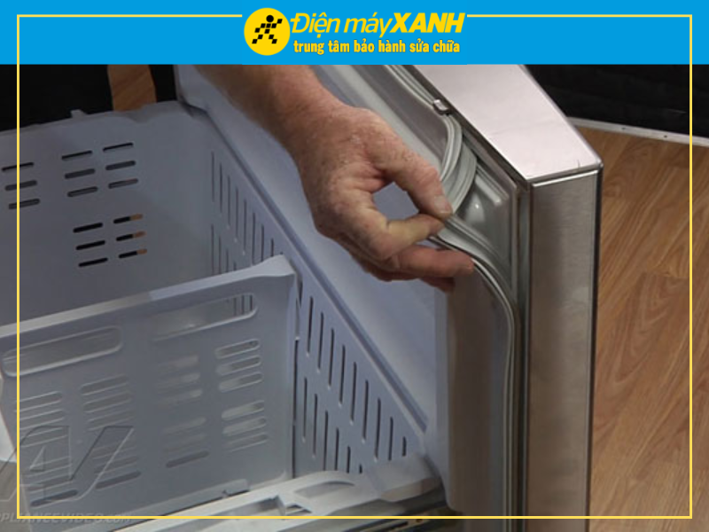 Các Nguyên Nhân Tủ Lạnh Bị Hở Ron Phổ Biến