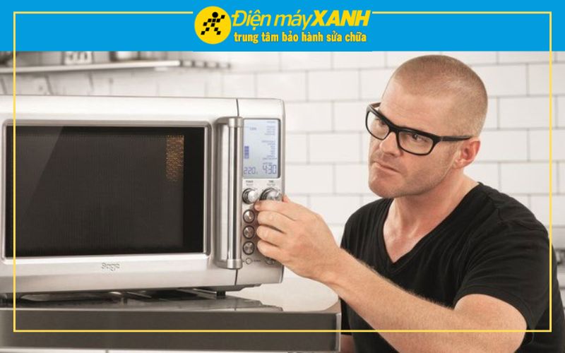 Những Dấu Hiệu Lò Vi Sóng Cần Sửa Ngay